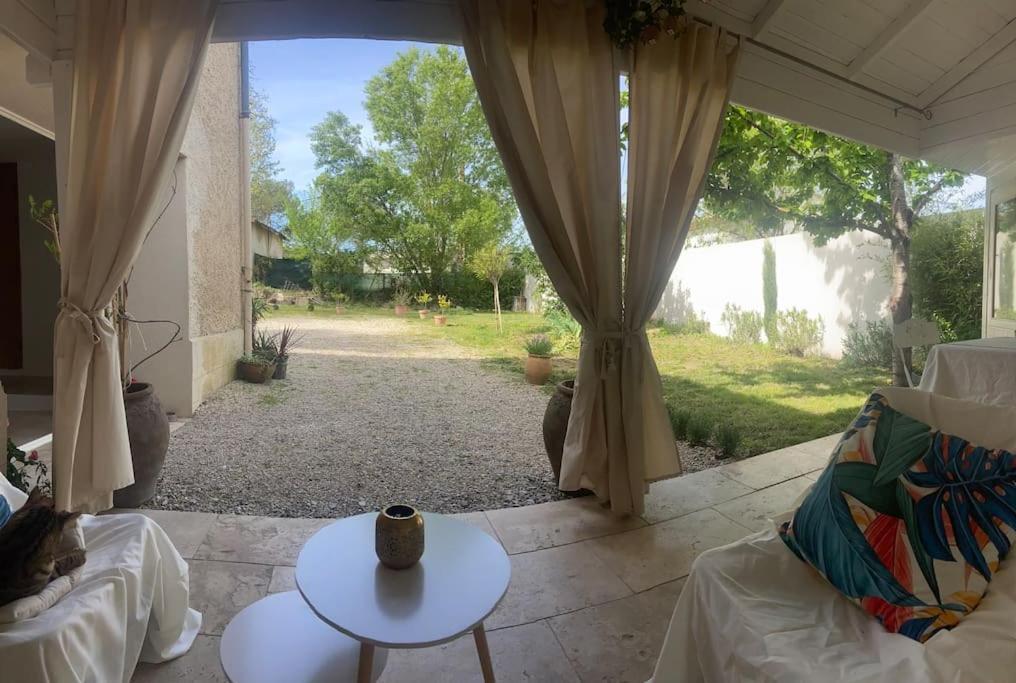 Maison Avec Jardin Et 3 Petits Chats , Proche Du Chateau Lacoste Le Puy-Sainte-Réparade Eksteriør bilde